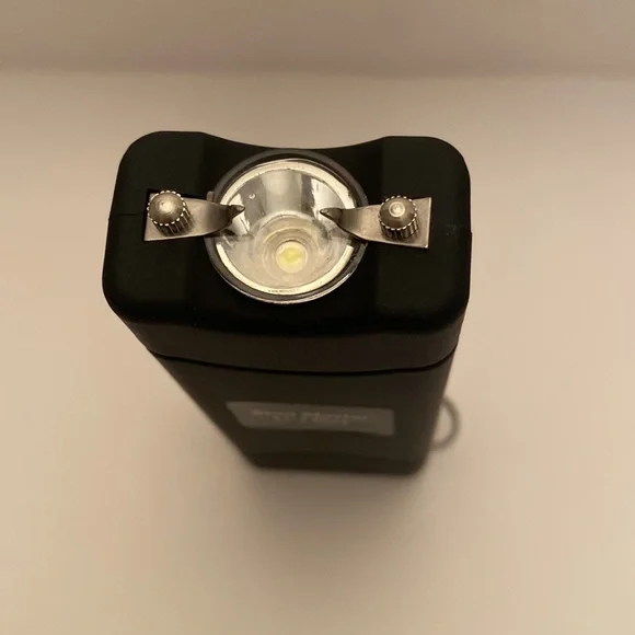 Black taser 🖤 - Picture 5 of 5